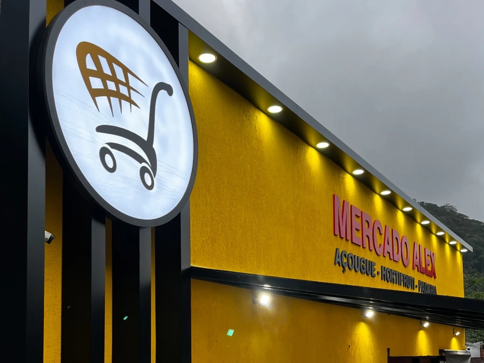 Fachada com Iluminação